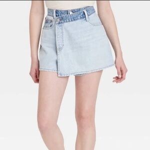 Universal Thread Wrap Denim Skort light wash